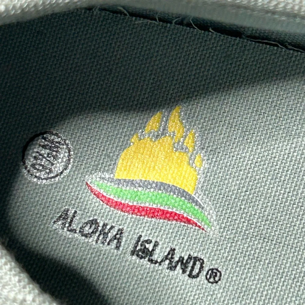 Aloha Island women’s slip on‎ canvas material shoes, size 9.5 light gray color